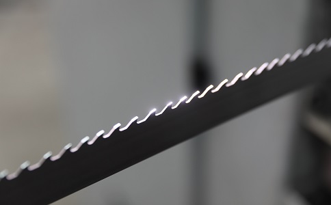 巫溪双金属带锯条产生切削噪音的原因具体有哪些？